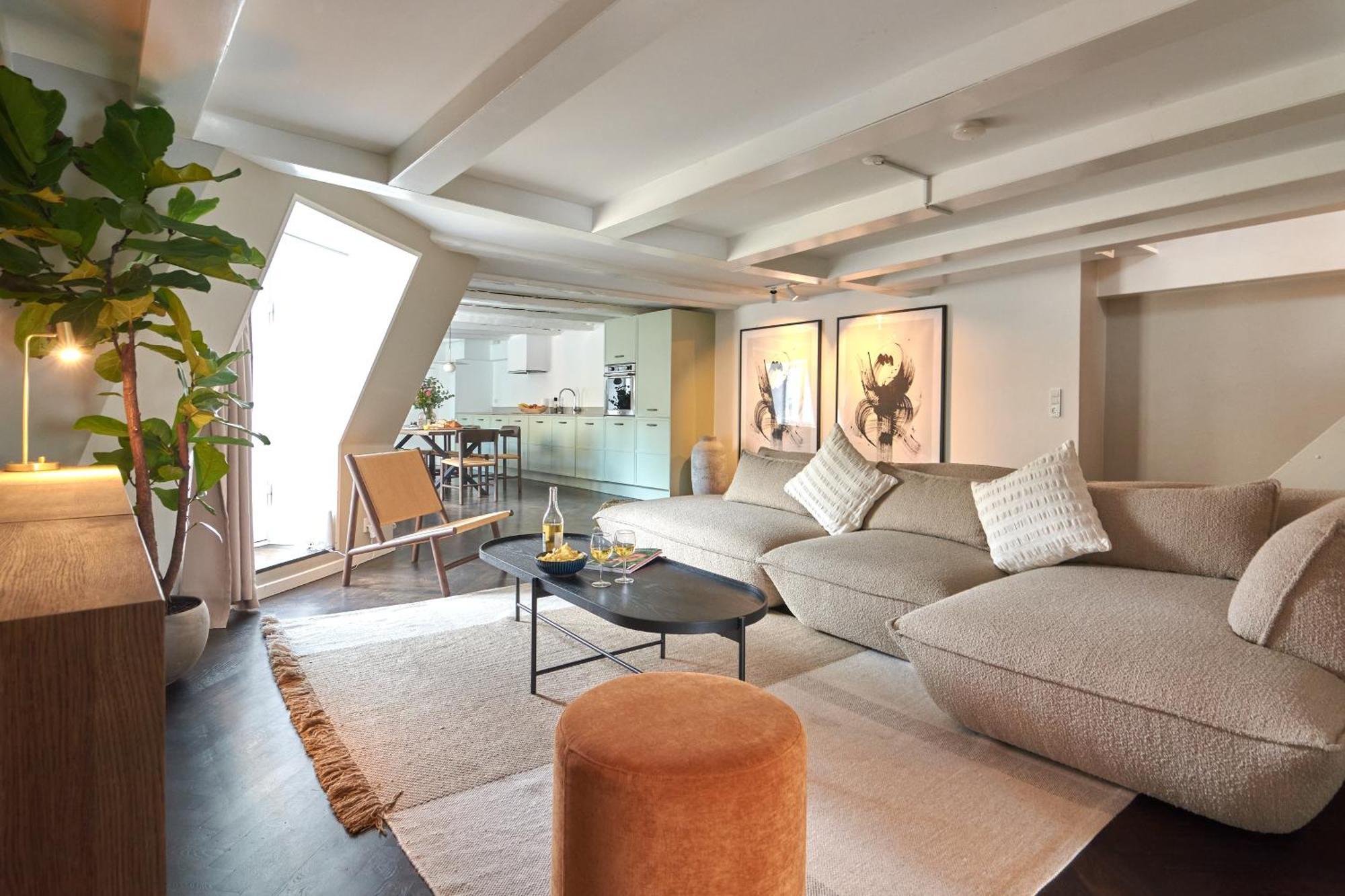 Luxury Penthouse - Private Balcony - Heart Of Apartment *